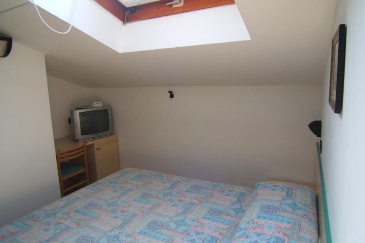 Room 17 of 47