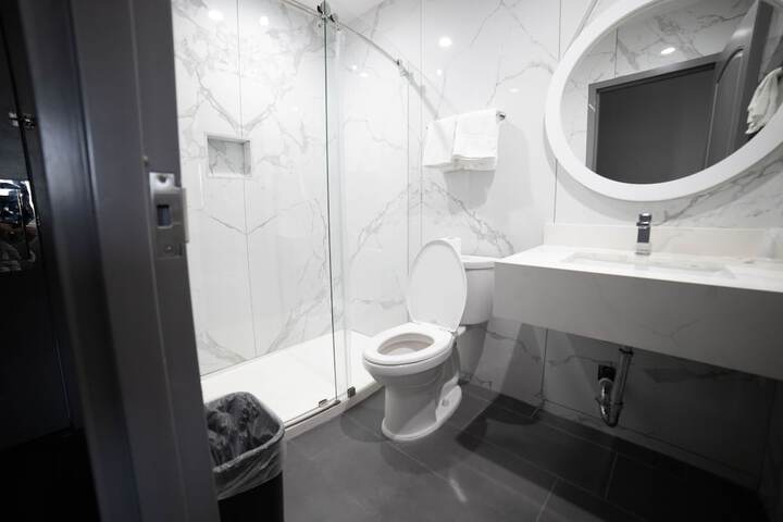 Room 15 of 22