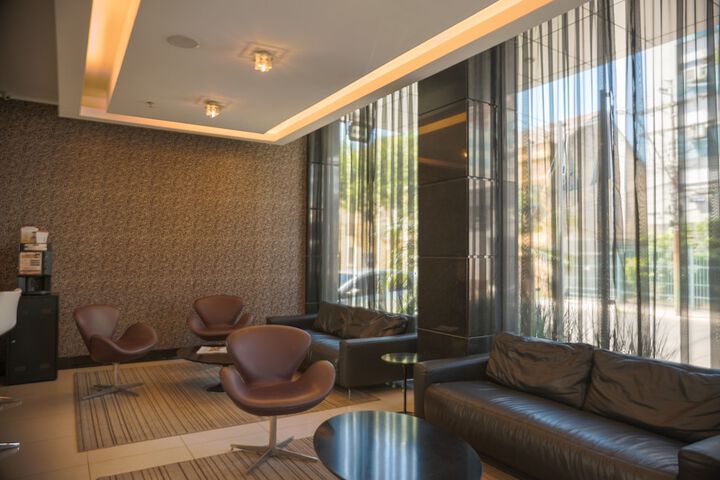 Lounge 38 of 42