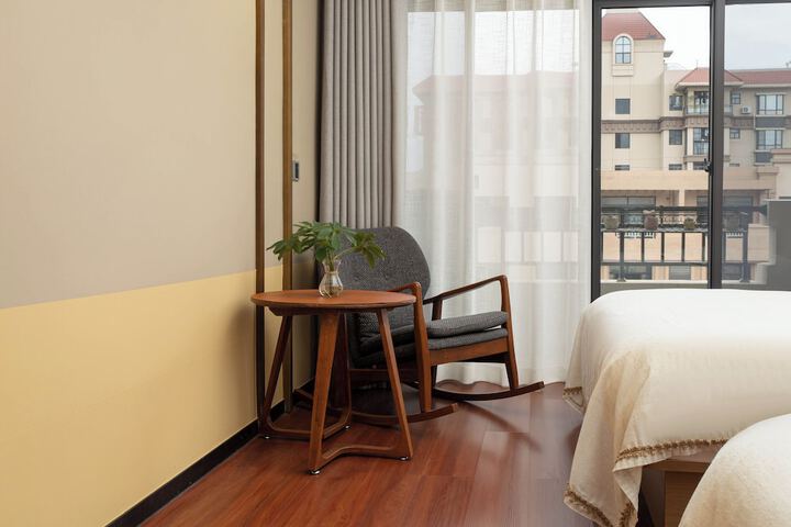 Room 47 of 79