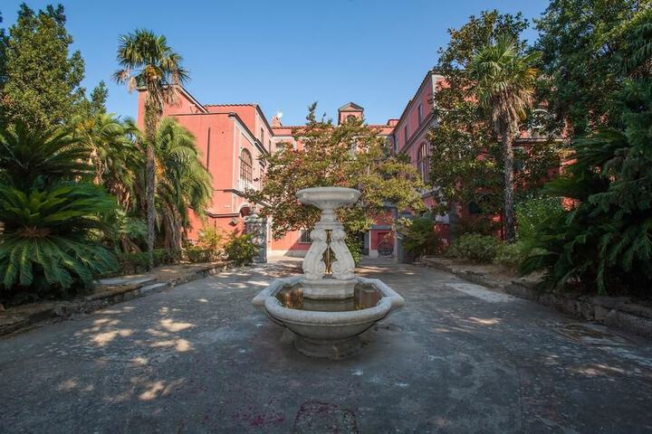 Hotel Exterior 12 of 25