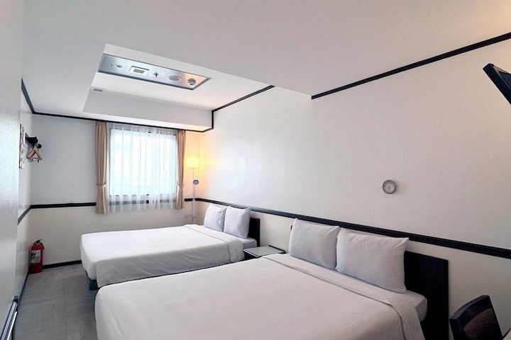 Room 13 of 49