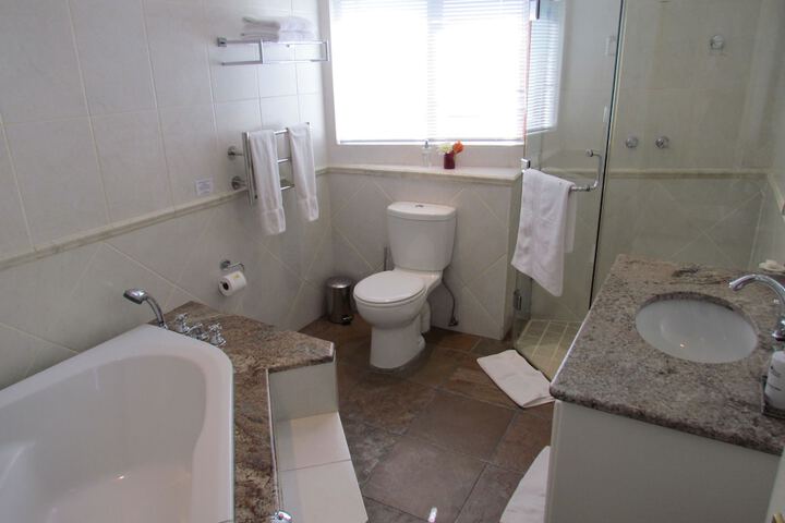 Room 12 of 30