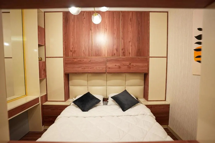 Room 4 of 22