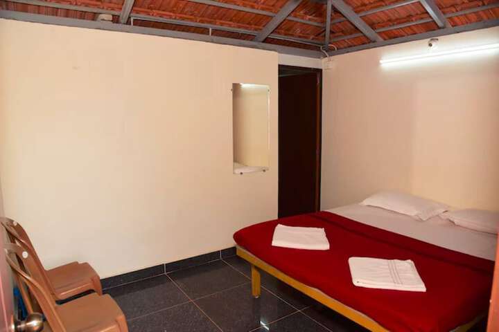 Room 27 of 60