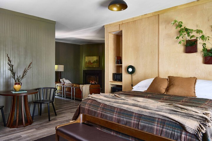 1 King Bed (5 of 31)