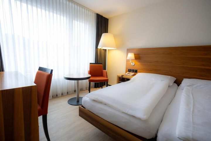Room 7 of 41