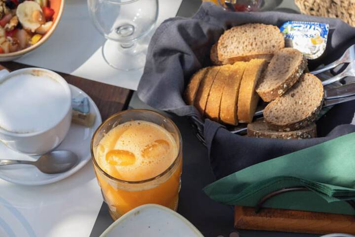 Breakfast/Coffee Service 40 of 45
