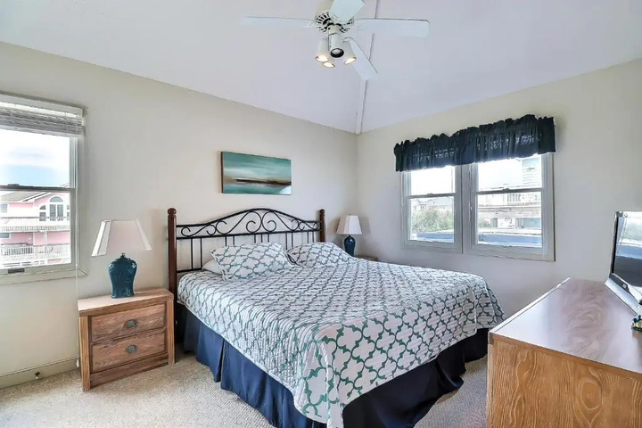 Room 4 of 23