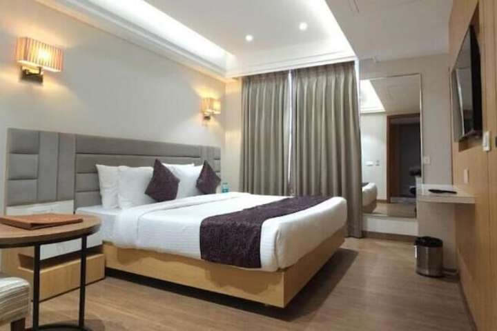 Room 3 of 24