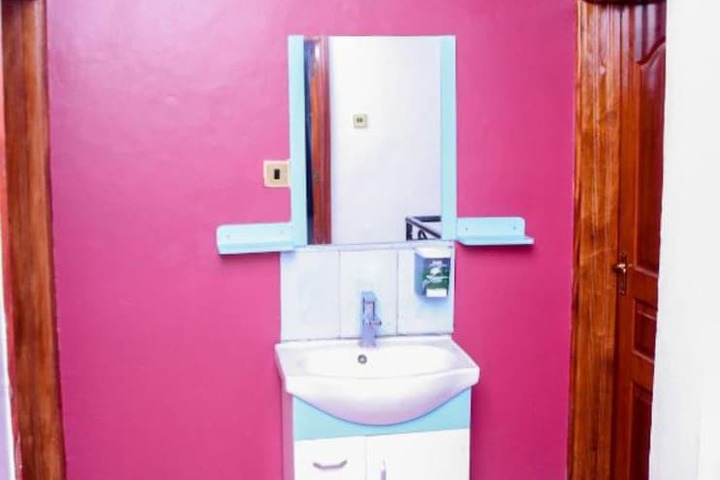 Room 32 of 46