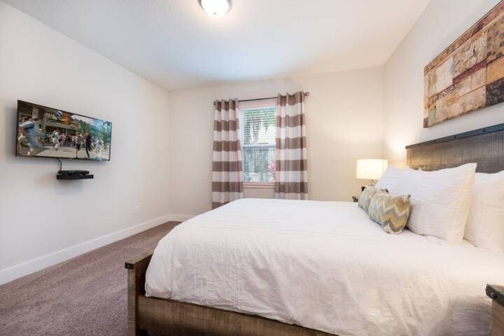 Room 2 of 51