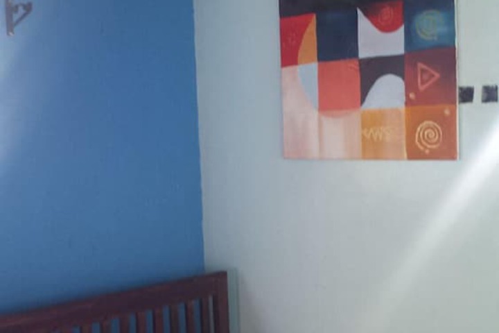 Room 4 of 12