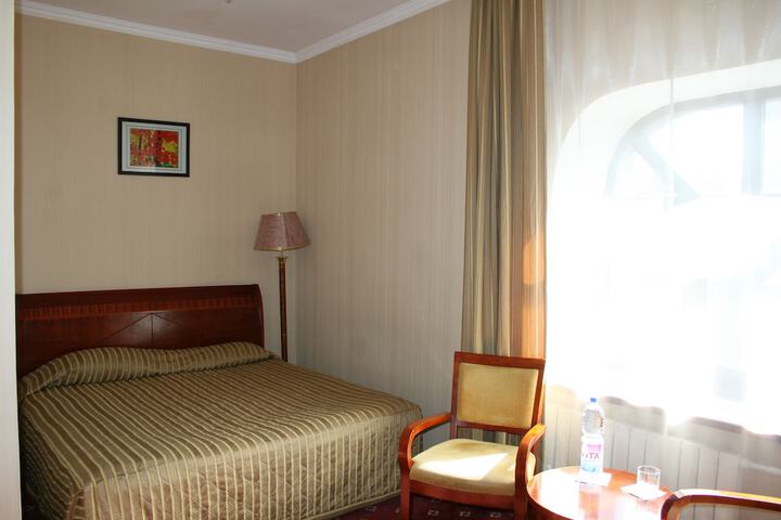 Room 4 of 15