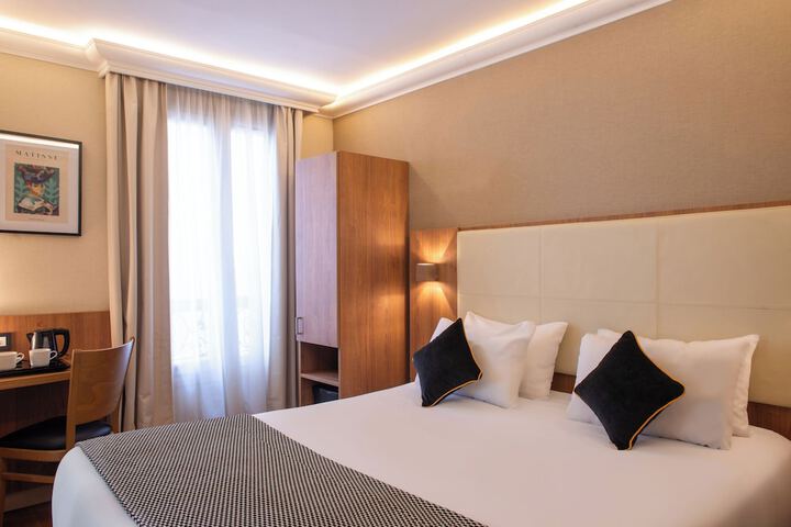 Room 4 of 26