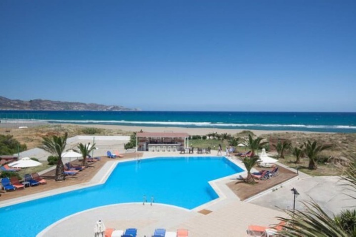 Hotel with Pool