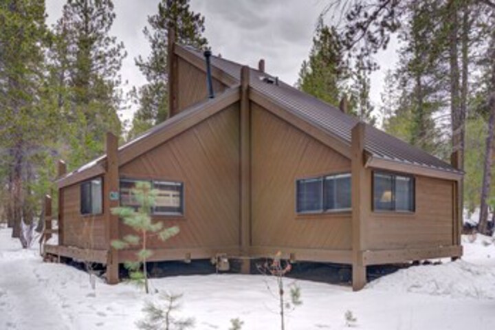 Pole House 28 in Bend, OR