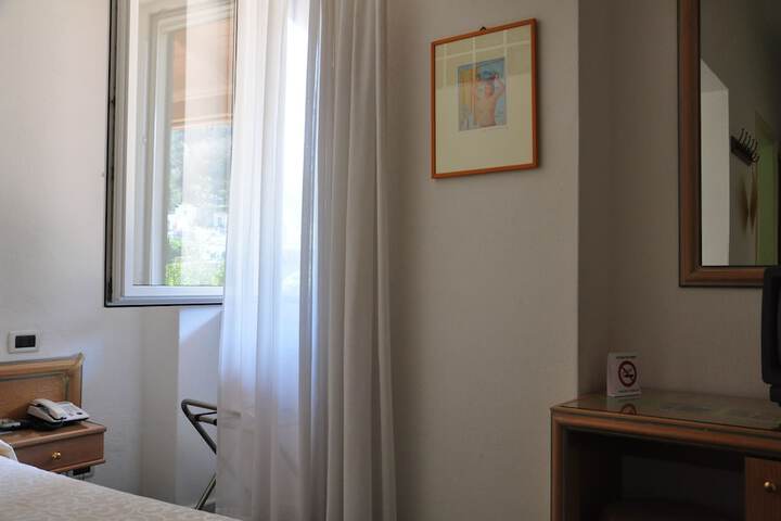 Room 12 of 63