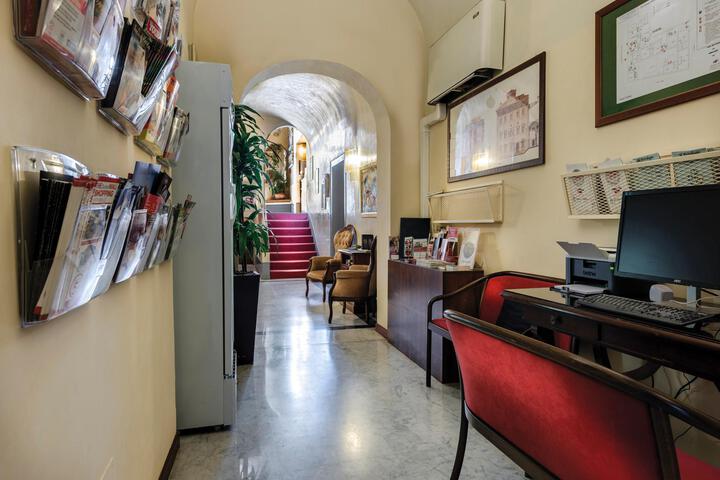 Entrance & Lobby