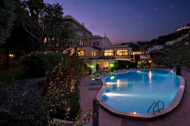 Pool 47 of 77