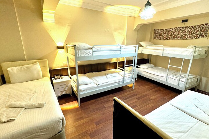 Room 19 of 132