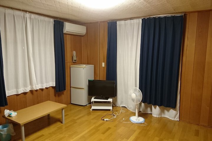 Room 6 of 65
