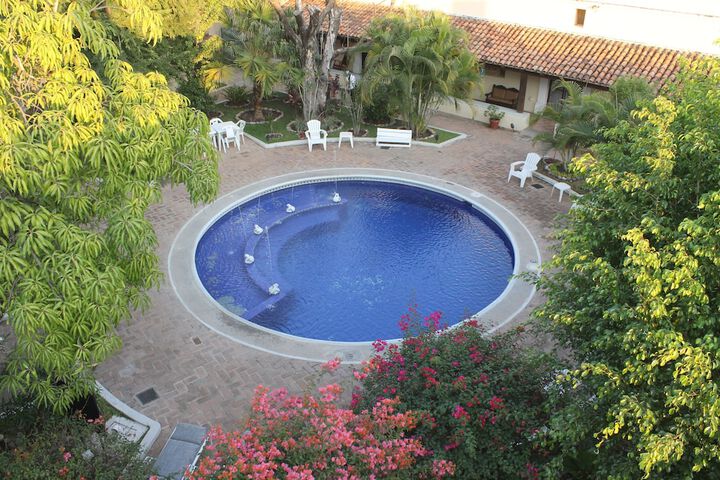 Pool 33 of 51