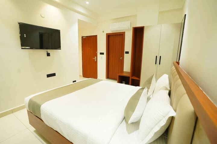 Room 13 of 19