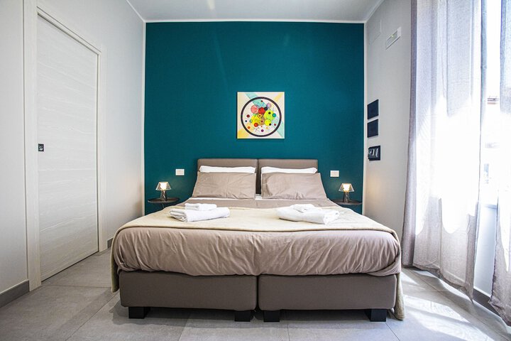 Room 11 of 28