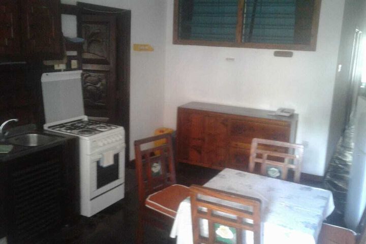 Room 12 of 18