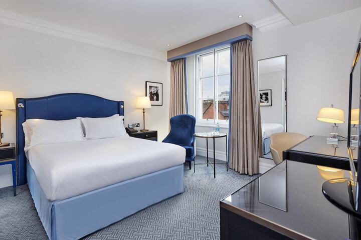 Room 34 of 143