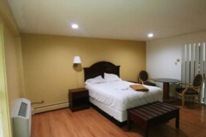 Room 4 of 4