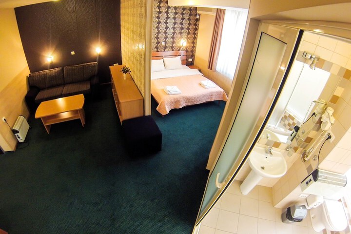 Room 13 of 64