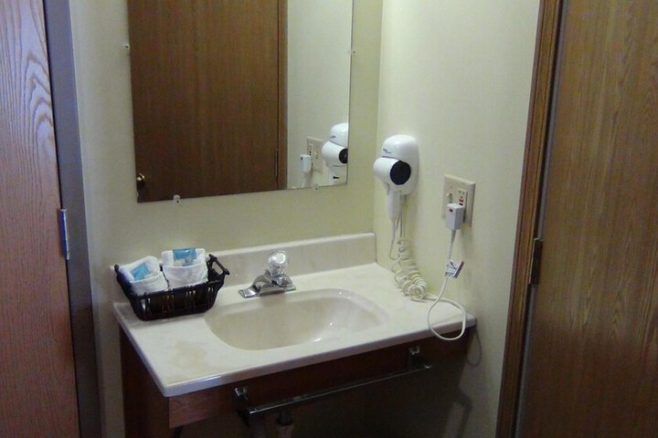 Room 42 of 83