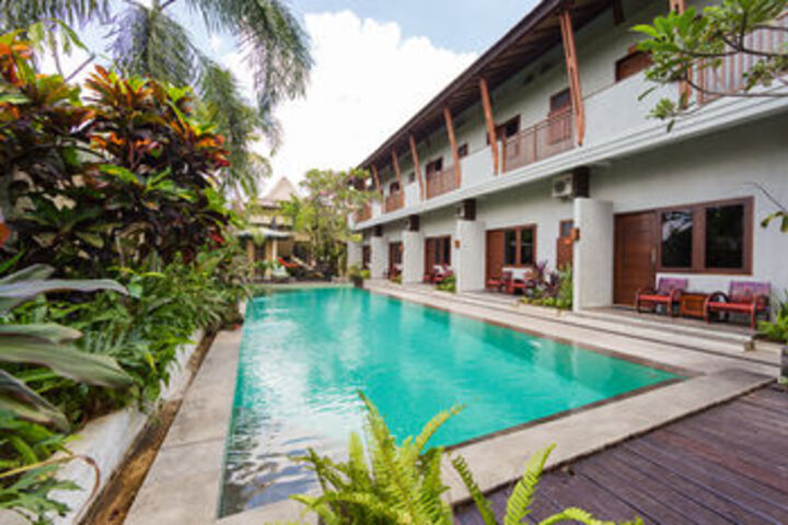 Pool 19 of 25