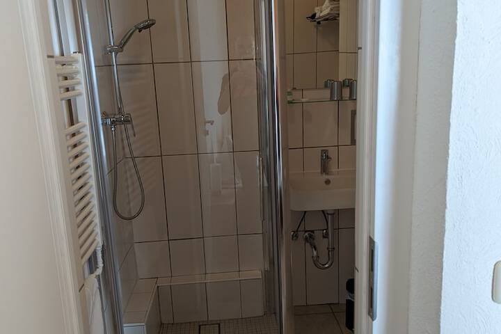 Room 8 of 39