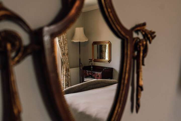 Room 33 of 98