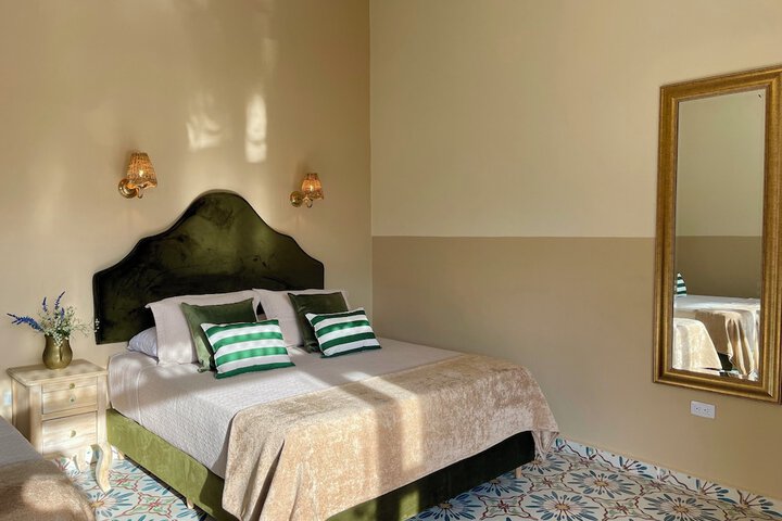 Room 25 of 141