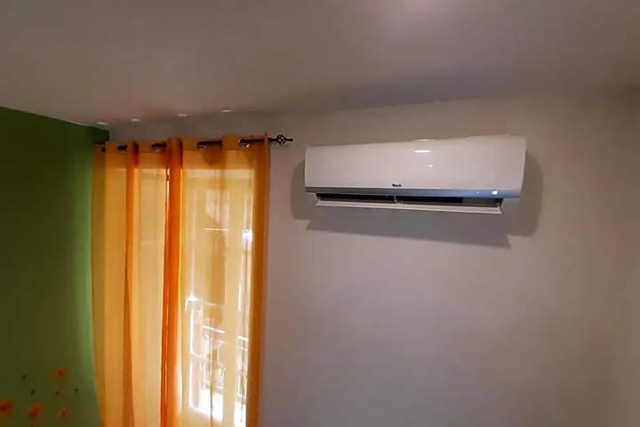 Room 12 of 25