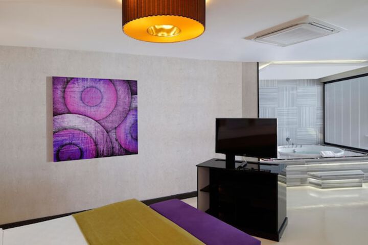 Room 63 of 273