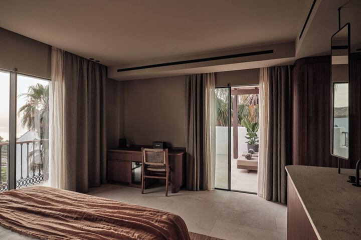 Room 28 of 225