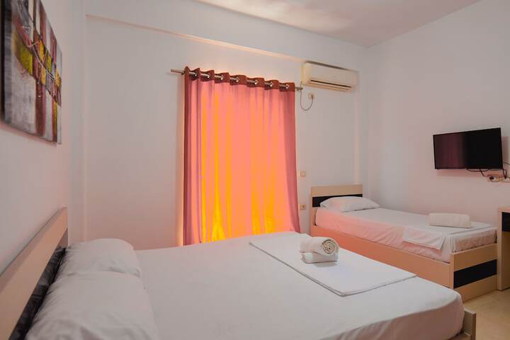 Room 4 of 111