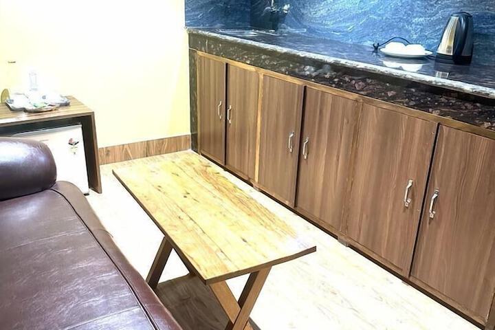 Room 11 of 25