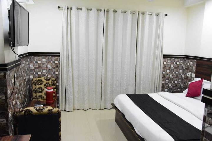 Room 6 of 15