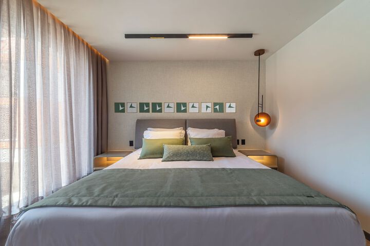 Room 4 of 55