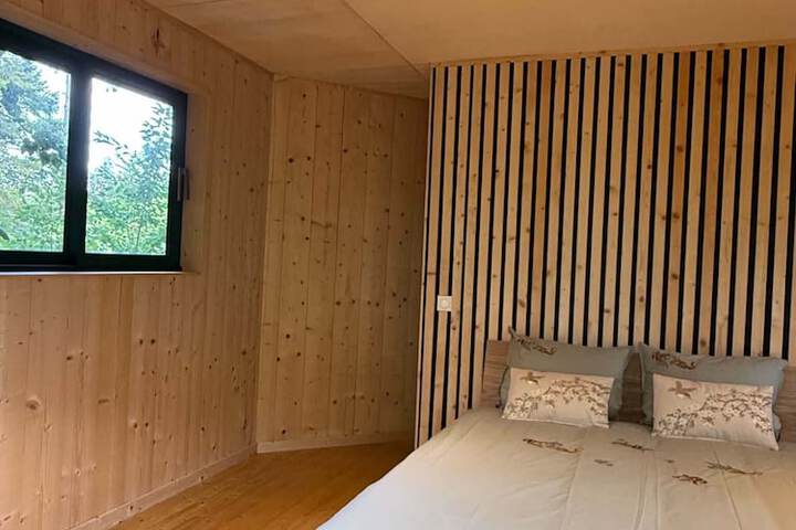 Room 14 of 32
