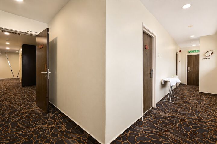 Guest Lobby