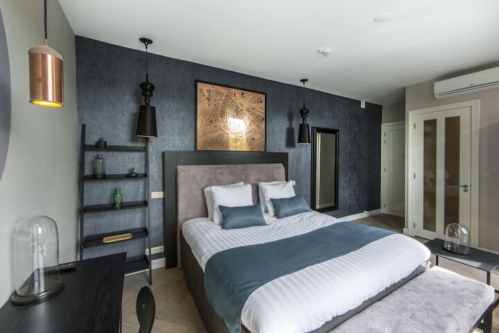 Room 10 of 40