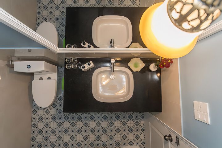 Room 28 of 47