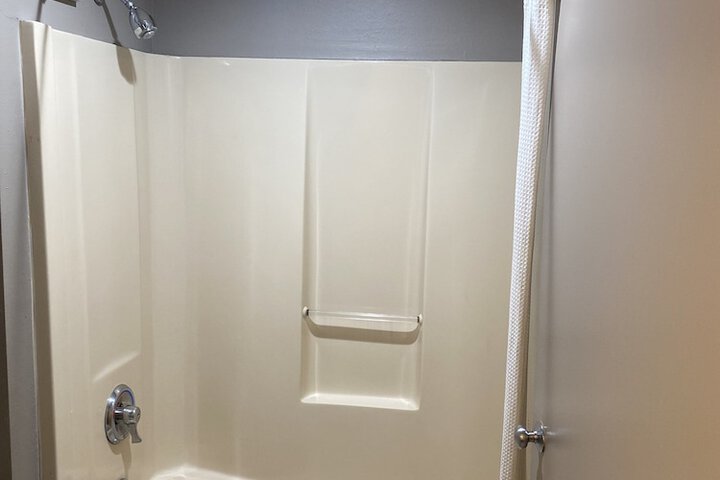 Room 11 of 16